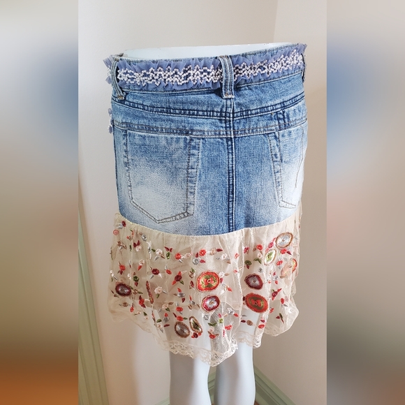 Vintage Boho Lace Flower Jean Skirt - Picture 5 of 8